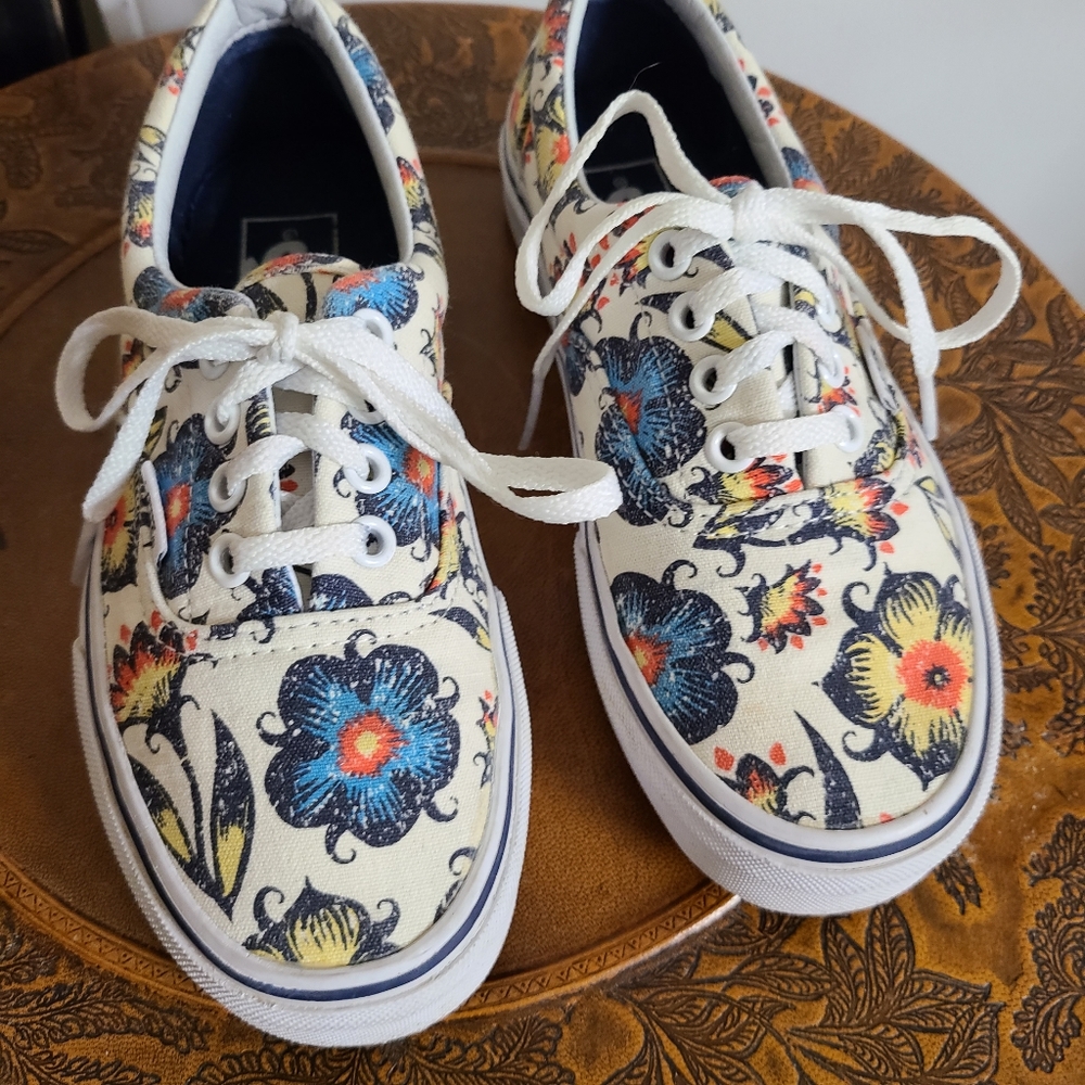 Van's Floral Lace Up Size 5.5 - Picture 1 of 10